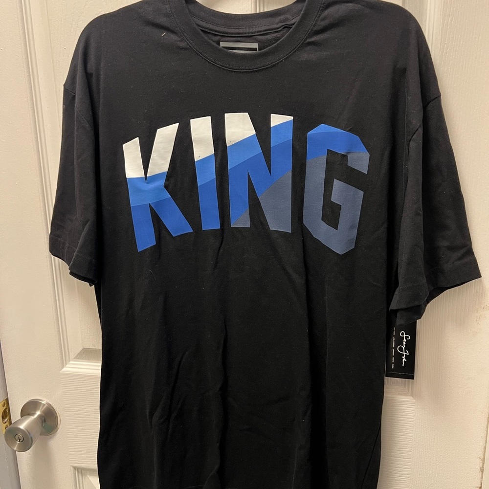 New Men’s Sean John T-Shirt. Size: Large